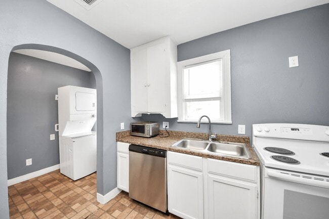 Photo - 3012 Isabella St