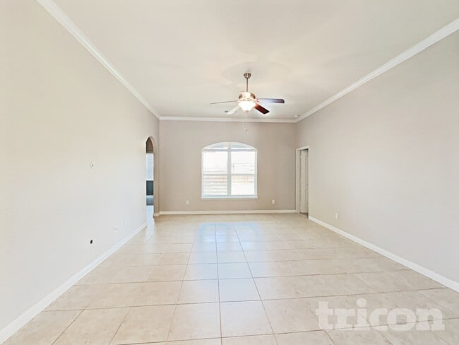 Photo - 2312 Redbud Dr
