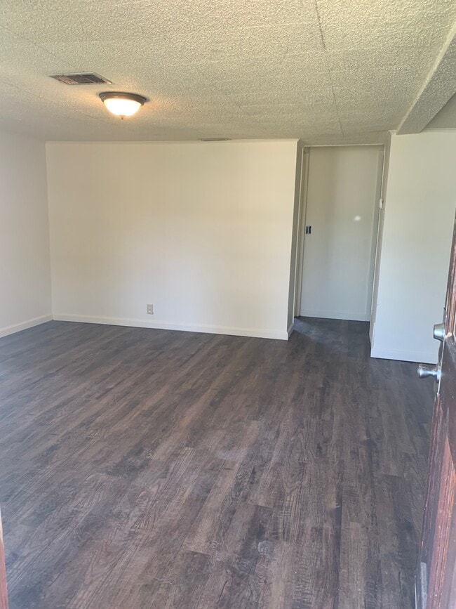 Photo - 109 White Oak St