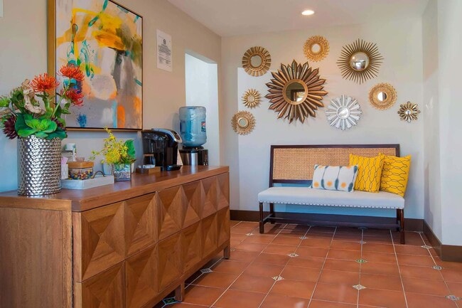 VISITA NUESTRO AMABLE PERSONAL EN ALQUILER TU APARTAMENTO EN MONTE VISTA - Monte Vista Apartamentos