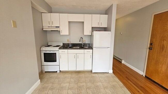 Building Photo - 73 River St Unit 3B