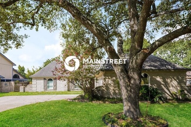 Building Photo - 3 Bedroom Pet-Friendly Home in Houston, TX with Main Street Renewal