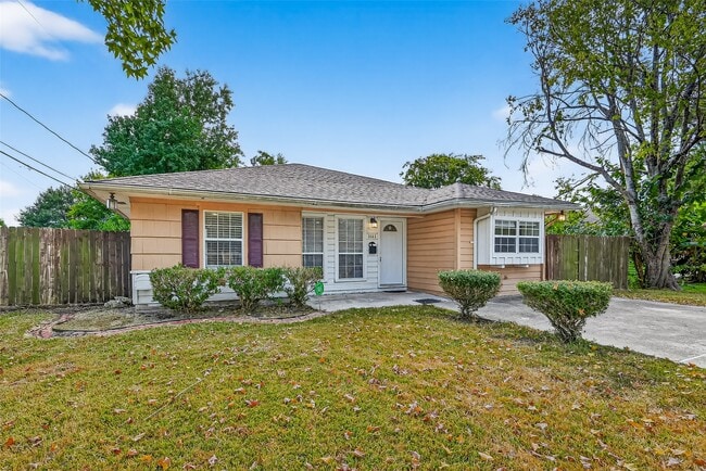 Photo - 1111 Choate Cir