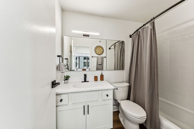 Photo - 320 E Ontario St Unidad 333EO