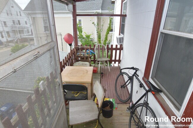 32 Linden St Unit 2