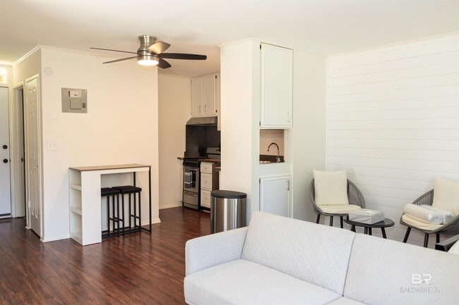 Photo - 1046 Sea Cliff Dr N