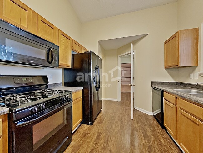 Photo - 451 Bellingham Dr