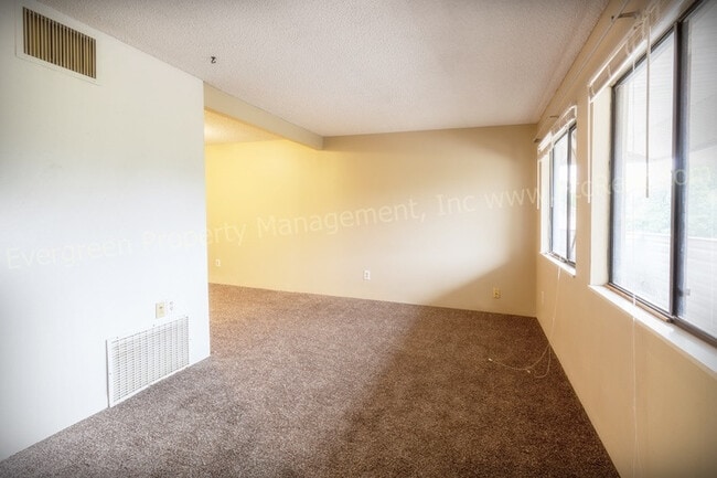 Photo - 1705 Heatheridge Rd