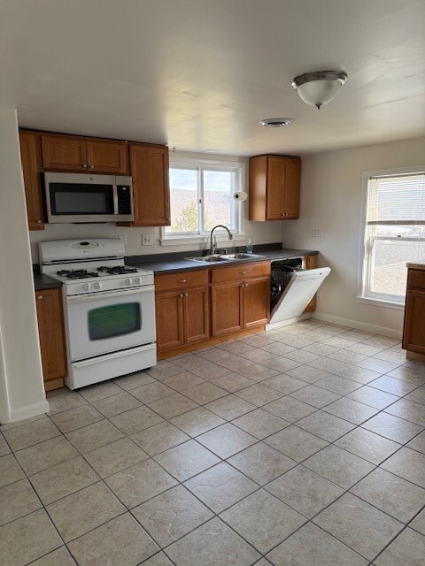 Photo - 237 W 3rd St