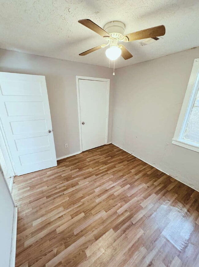 Photo - 743 Bright St