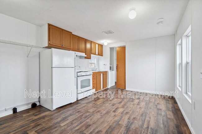 Photo - 111 S Cedar Dr