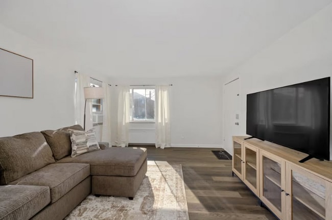 Photo - 3910 E Gatewood Ln Unit Apt 2