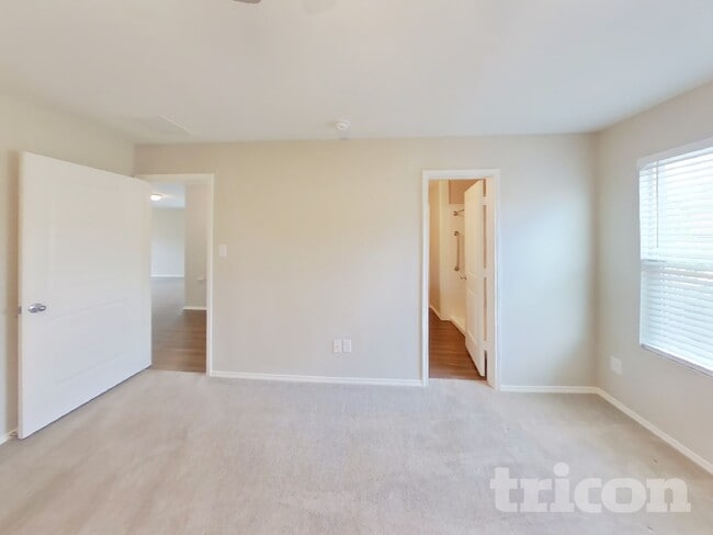 Photo - 5668 McClelland St