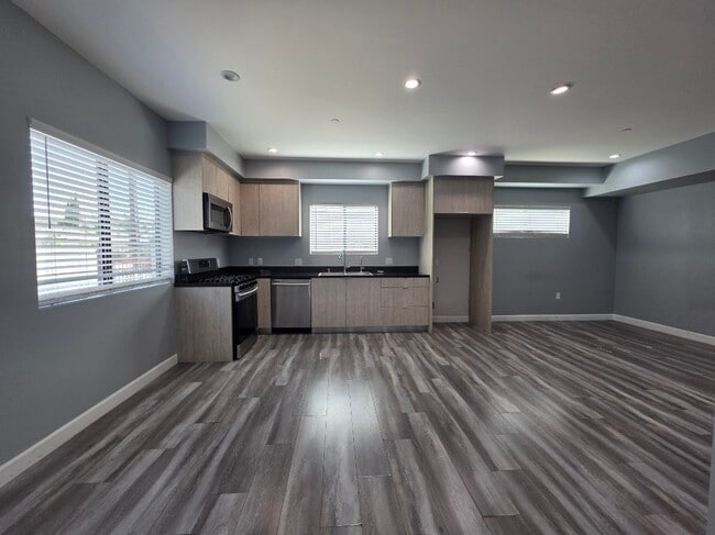 6824 Ben Ave Unit 1