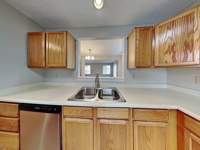 Photo - 2493 Grand Fir Dr