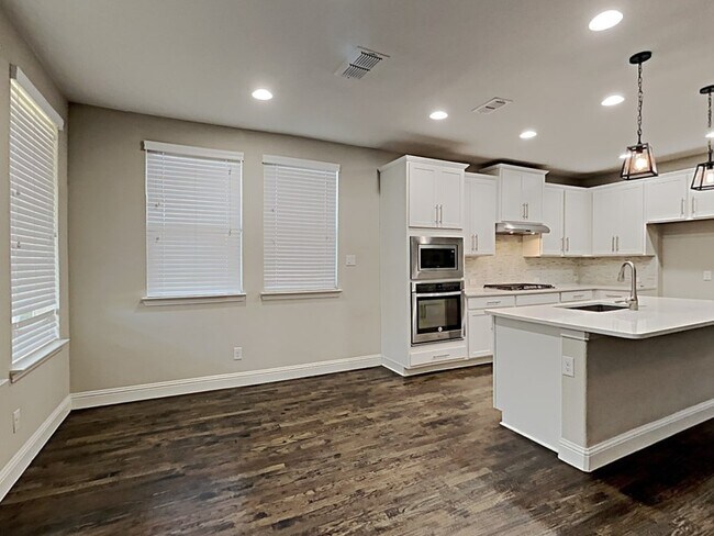 Photo - 1004 Indian Grass Ln