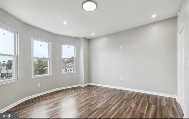 Photo - 5912 Old York Rd Unidad 3RD FLR