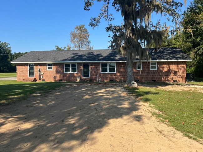 Photo - AVAILABLE NOW – Peaceful 3 Bedroom Home on...