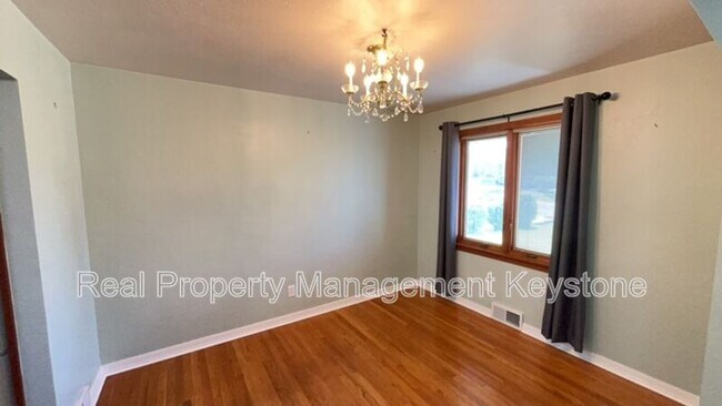 Photo - 532 Charlotte Dr