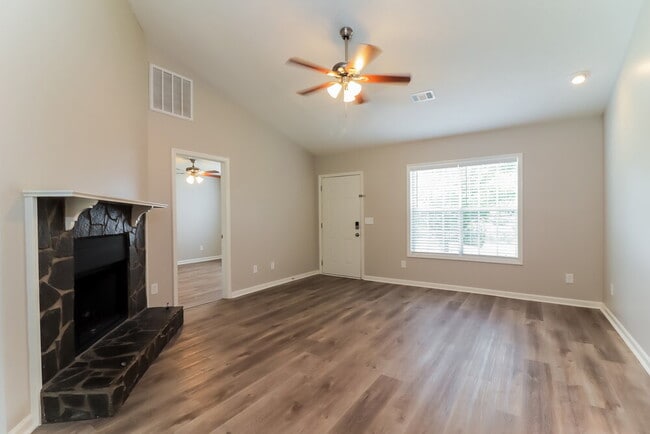 Photo - 4961 Hampstead Ln