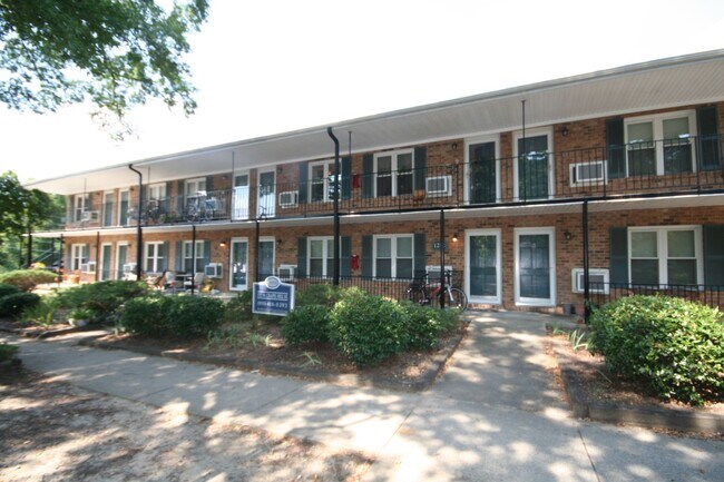 Building Photo - Ground Floor Studio Apartment - Walk to Duke, Downtown or Durham Co-op! Unit 19