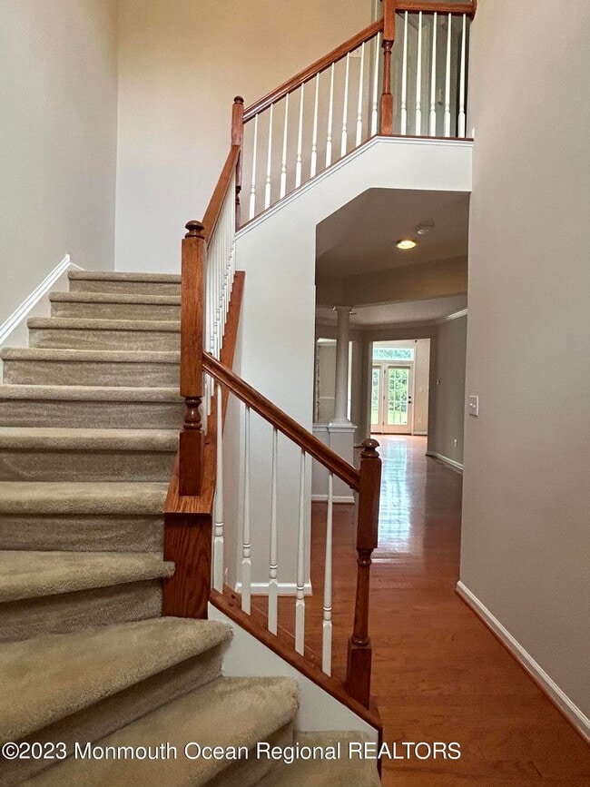 Photo - 31 Oak Leaf Ln