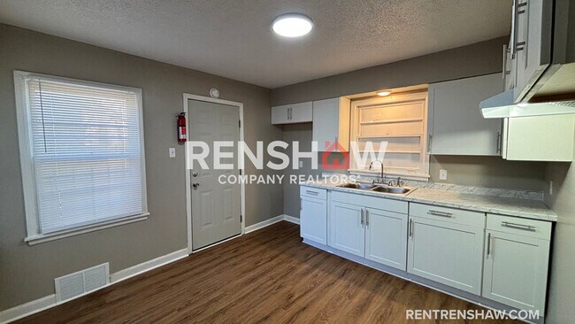 Photo - 1526 Railton Rd