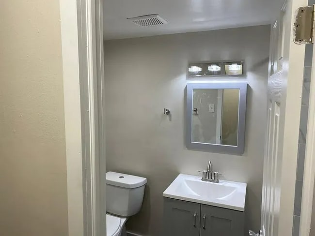 Photo - 311 N Sycamore Ave Unit 233B