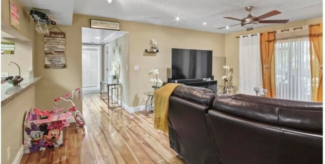 Photo - 7507 Greenlake Way