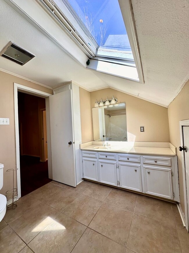 Photo - 2BR 2BA Townhome w/ Loft LSU AREA