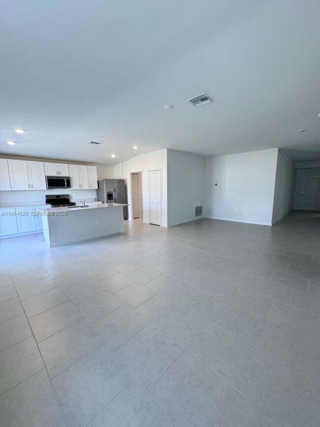 Photo - 17245 Cantu Ct