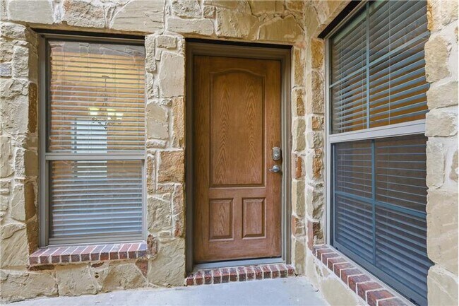 Photo - 8808 Paradise Dr