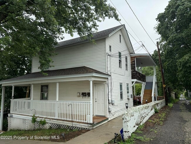 Building Photo - 713 Cherry St Rental