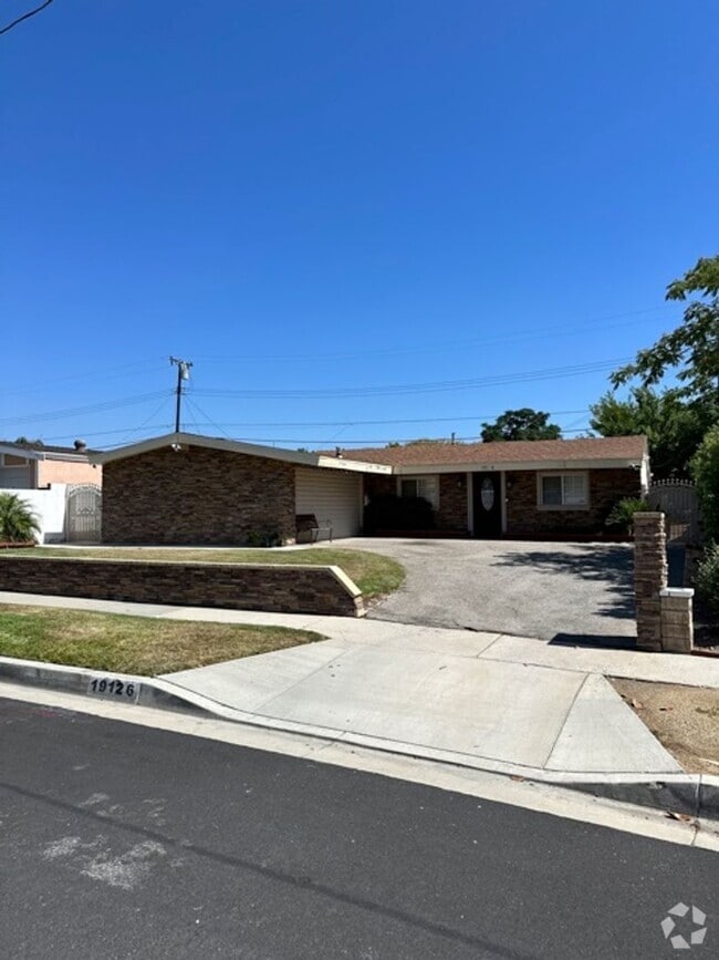 Building Photo - COMING SOON! 3 Bedroom Home for Rent in Ca...
