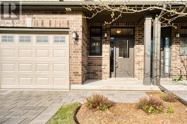 Photo - 1030 Oakcrossing Gate