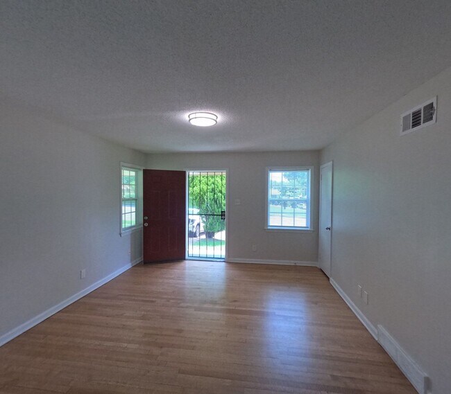 3487 Overton Crossing St