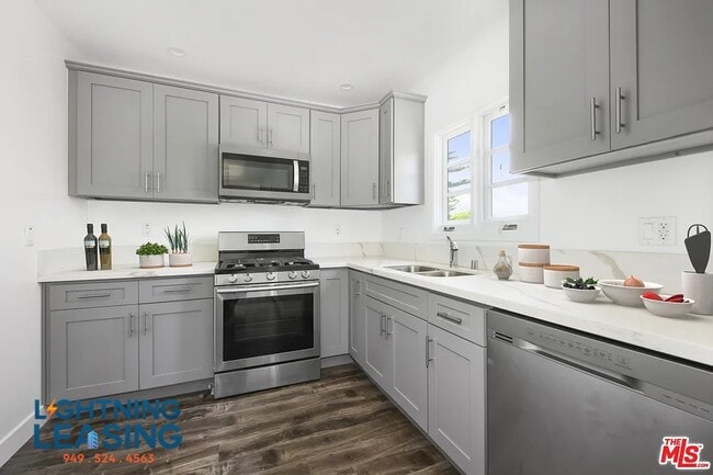1050 1/2 Meadowbrook Ave-1D - 1050 1/2 Meadowbrook Ave-1D Condo Unit 1D