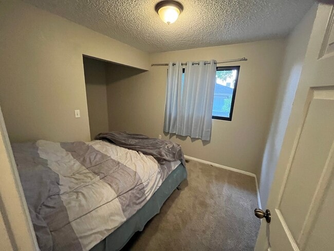 Photo - 1470 W Alaska Pl