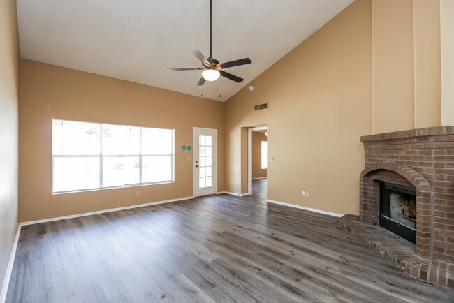 Photo - 23837 N 41st Ave