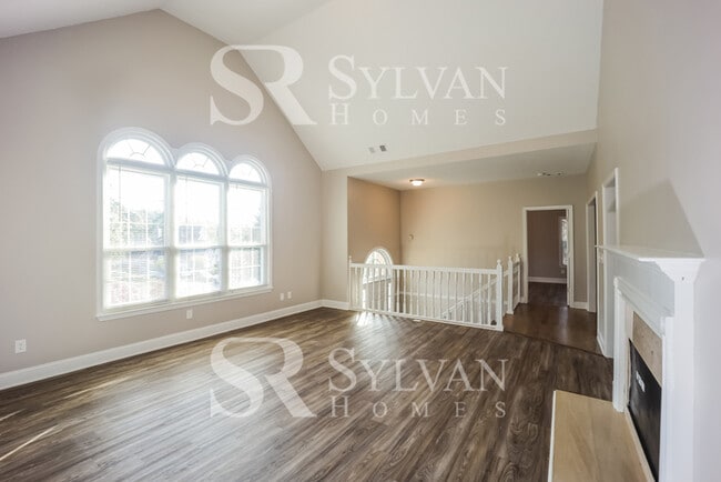 Photo - Spacious 4BR 3BA Home for You