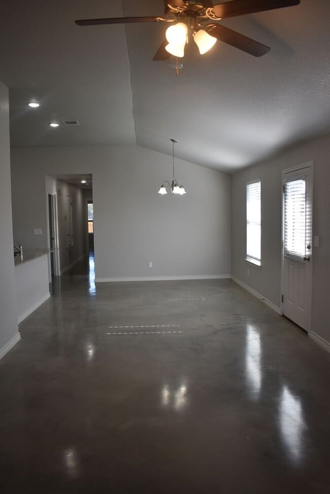 Photo - 1813 Ute Trail Unidad A-STILL OCCUPIED BY RESIDENT