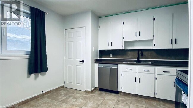 Photo - 88 Longford Dr