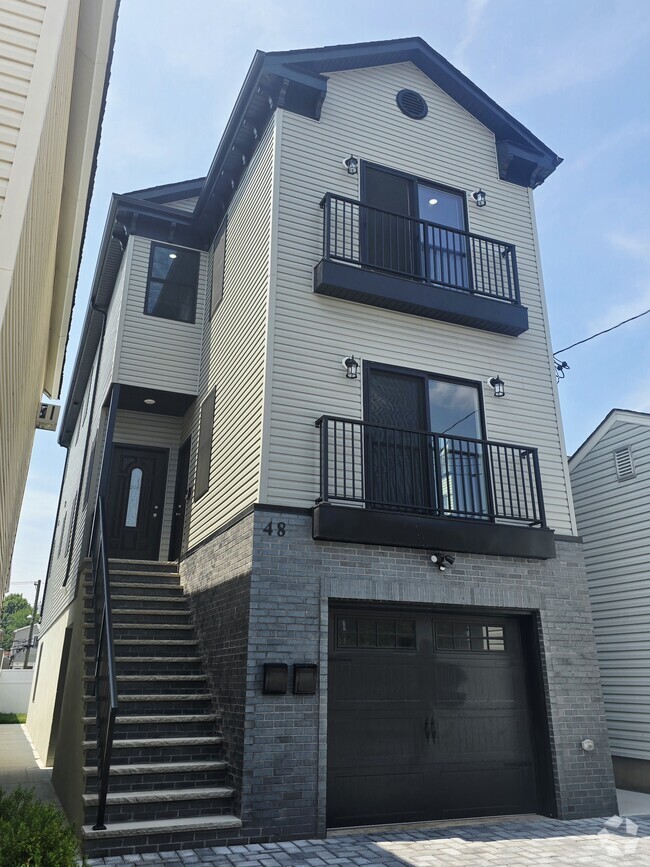 Building Photo - 48 Evergreen St Unit 2 Rental