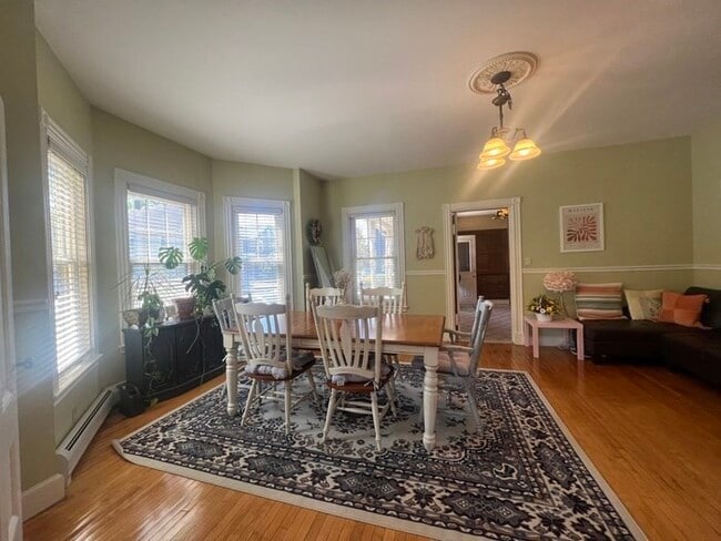 Photo - 27 Holton St Apartment Unit 1