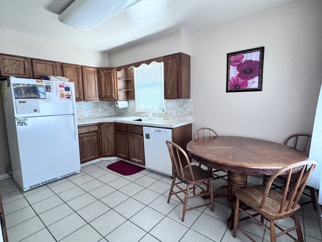 Photo - 1237 Cross St