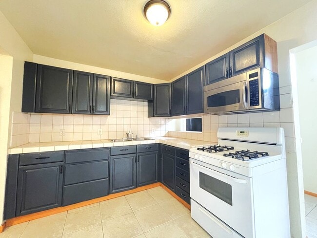 Photo - 1349 Walnut Ave Unidad A