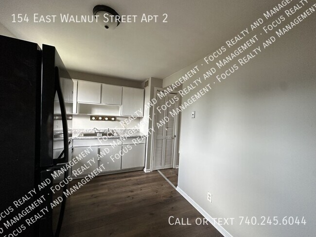 Photo - 154 E Walnut St Unit 2