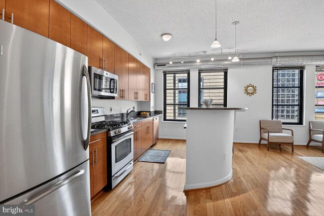 Photo - 1390 Kenyon St NW Unit 418