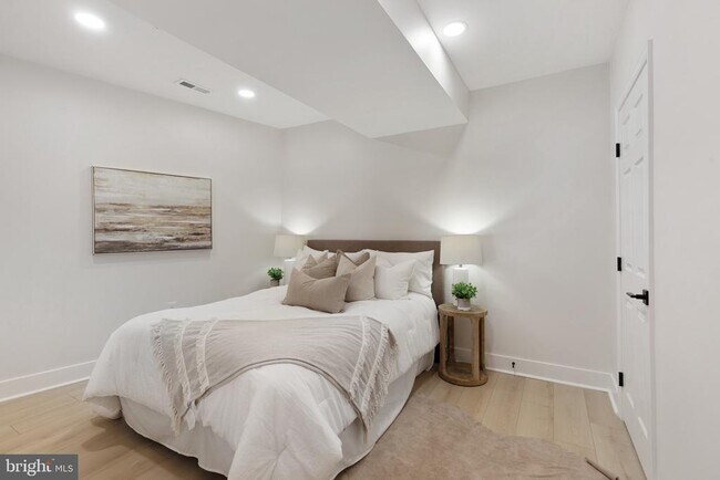 Building Photo - 1601 Portugal St