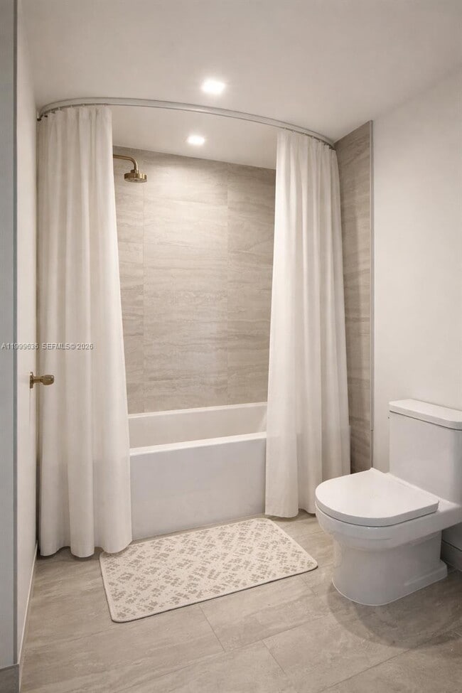 Photo - 77 SE 5th St Unit 1915